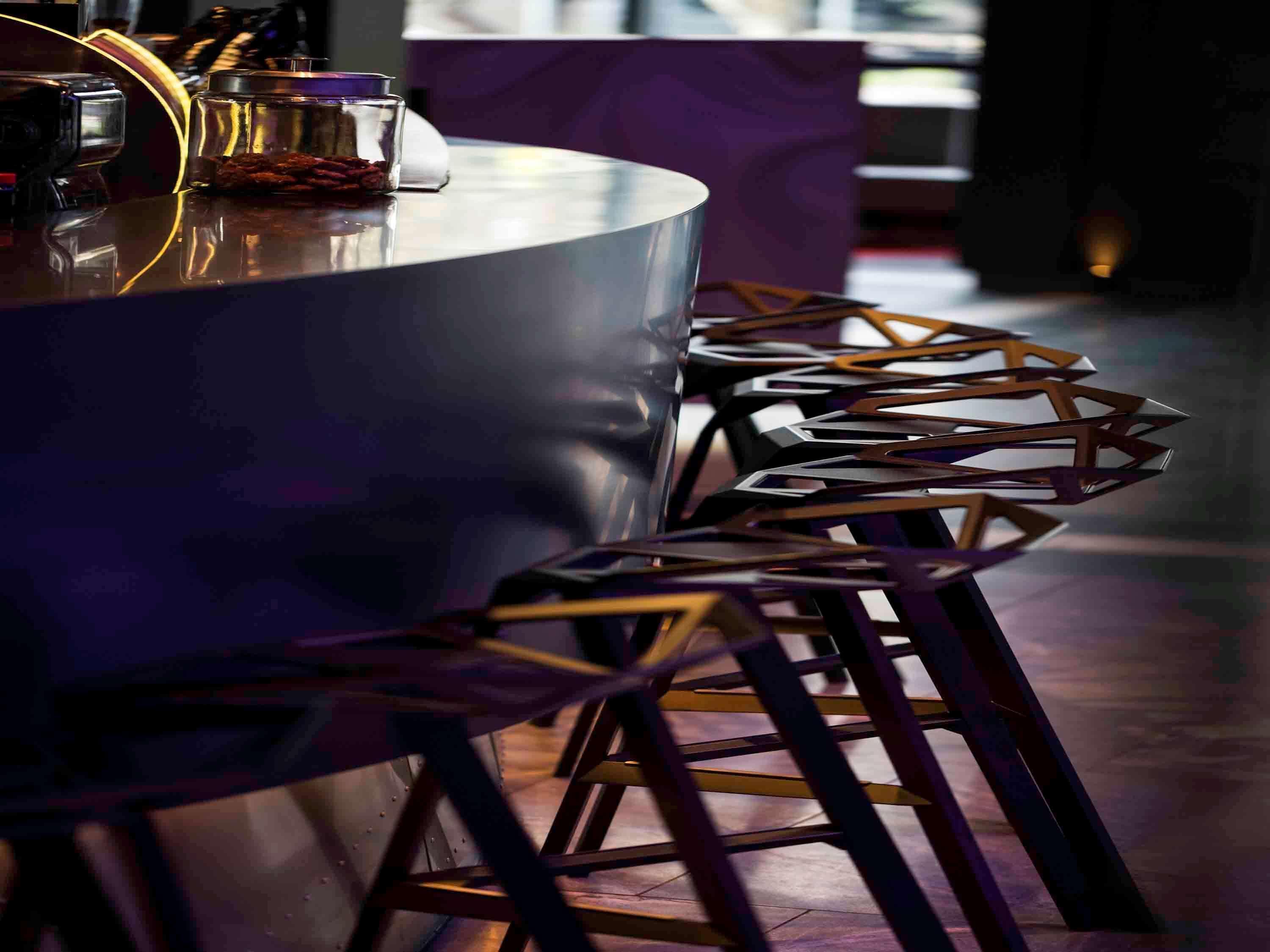 Pullman Sydney Airport Otel Dış mekan fotoğraf Bar stools