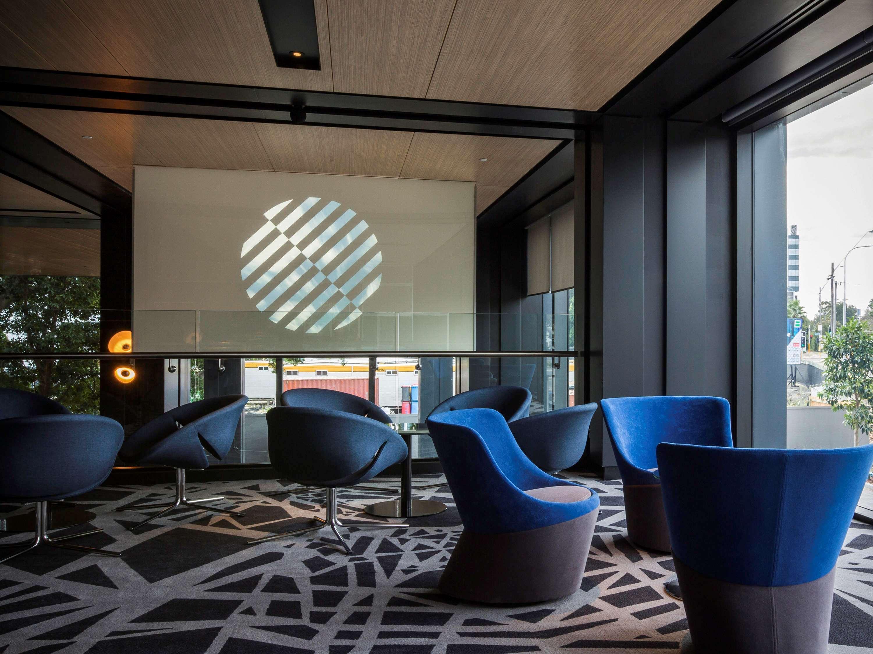 Pullman Sydney Airport Otel Dış mekan fotoğraf The lounge at the 10th floor