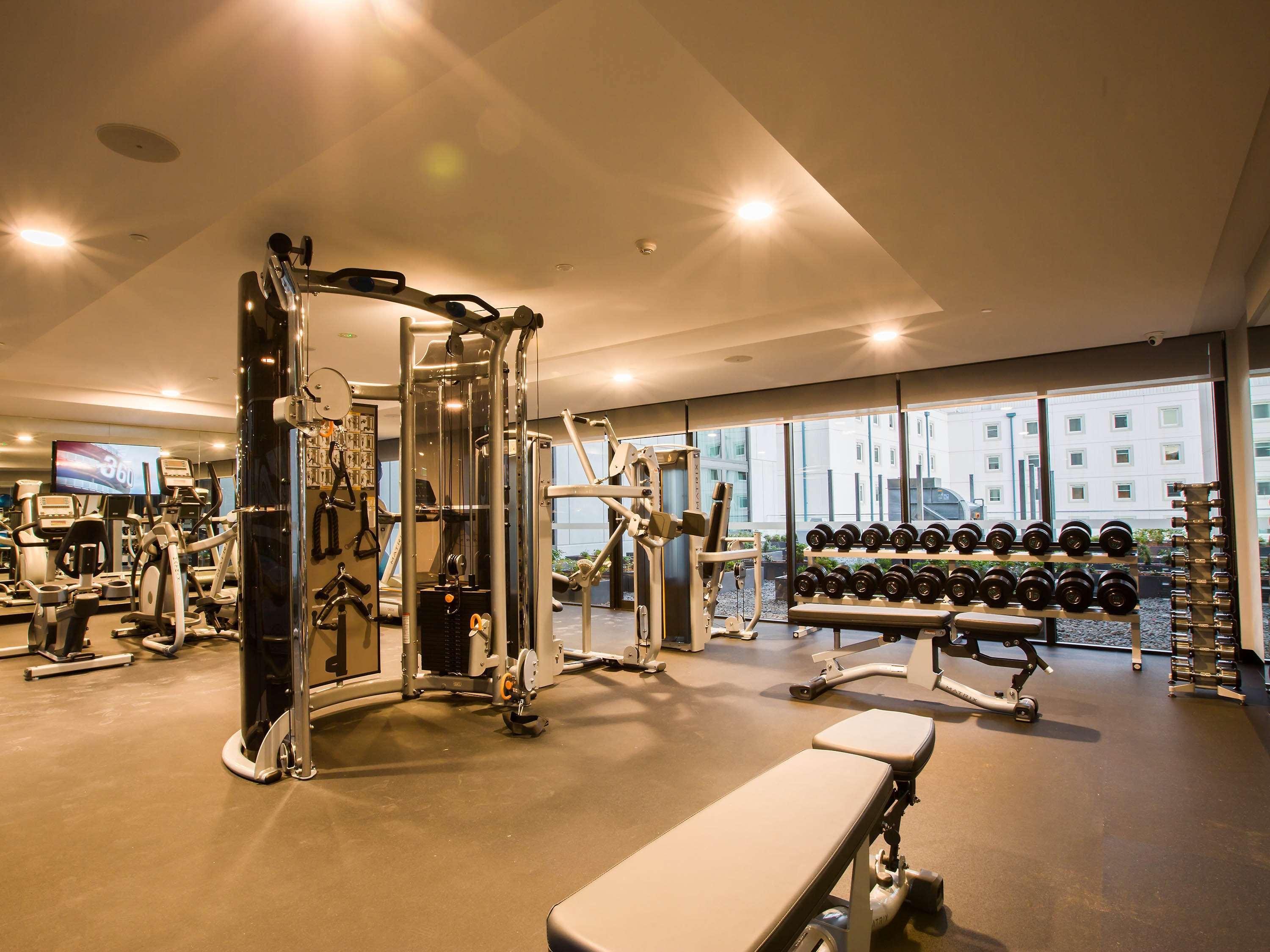 Pullman Sydney Airport Otel Dış mekan fotoğraf The gym at the hotel