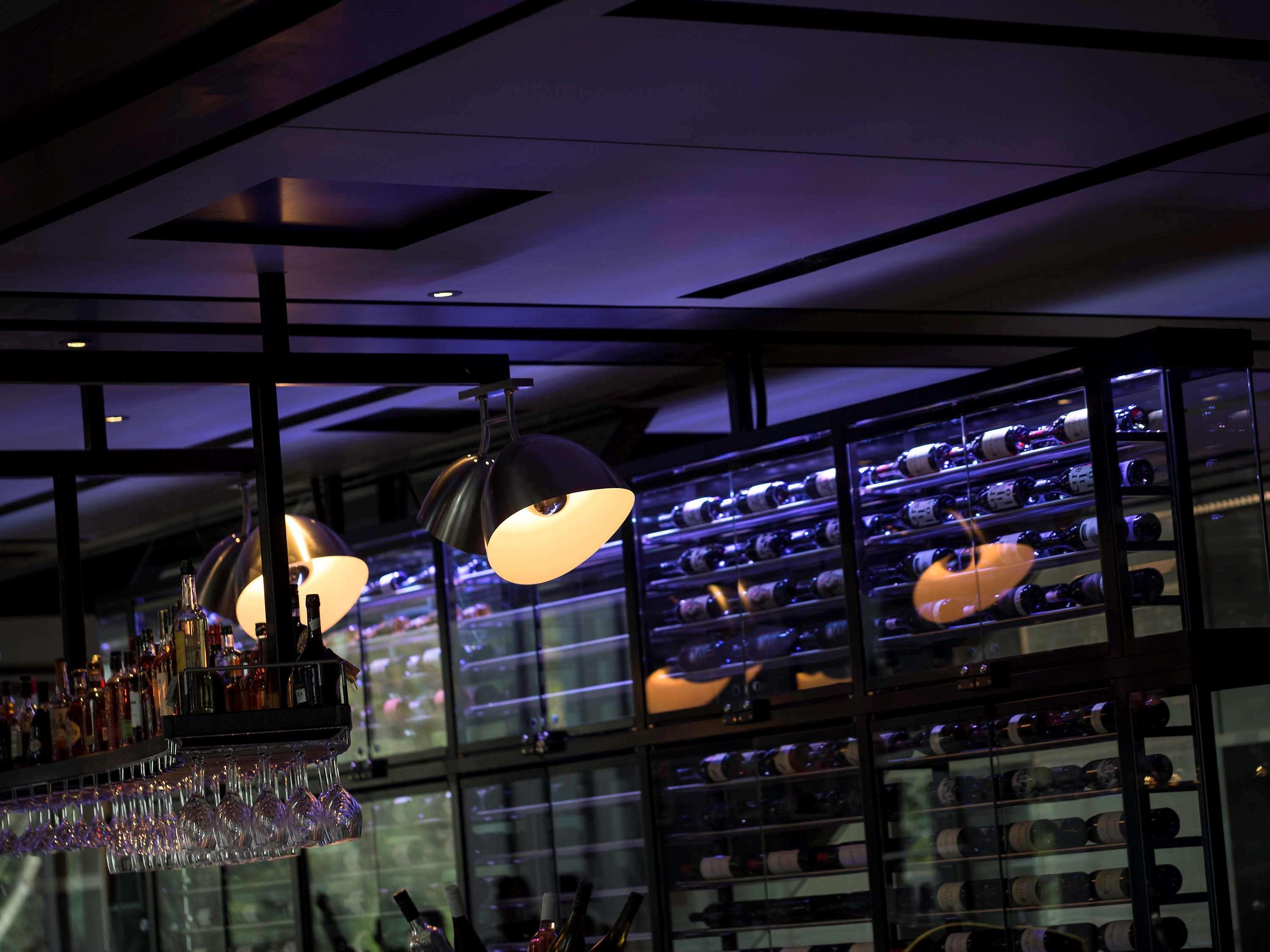 Pullman Sydney Airport Otel Dış mekan fotoğraf The bar at the 101 bar
