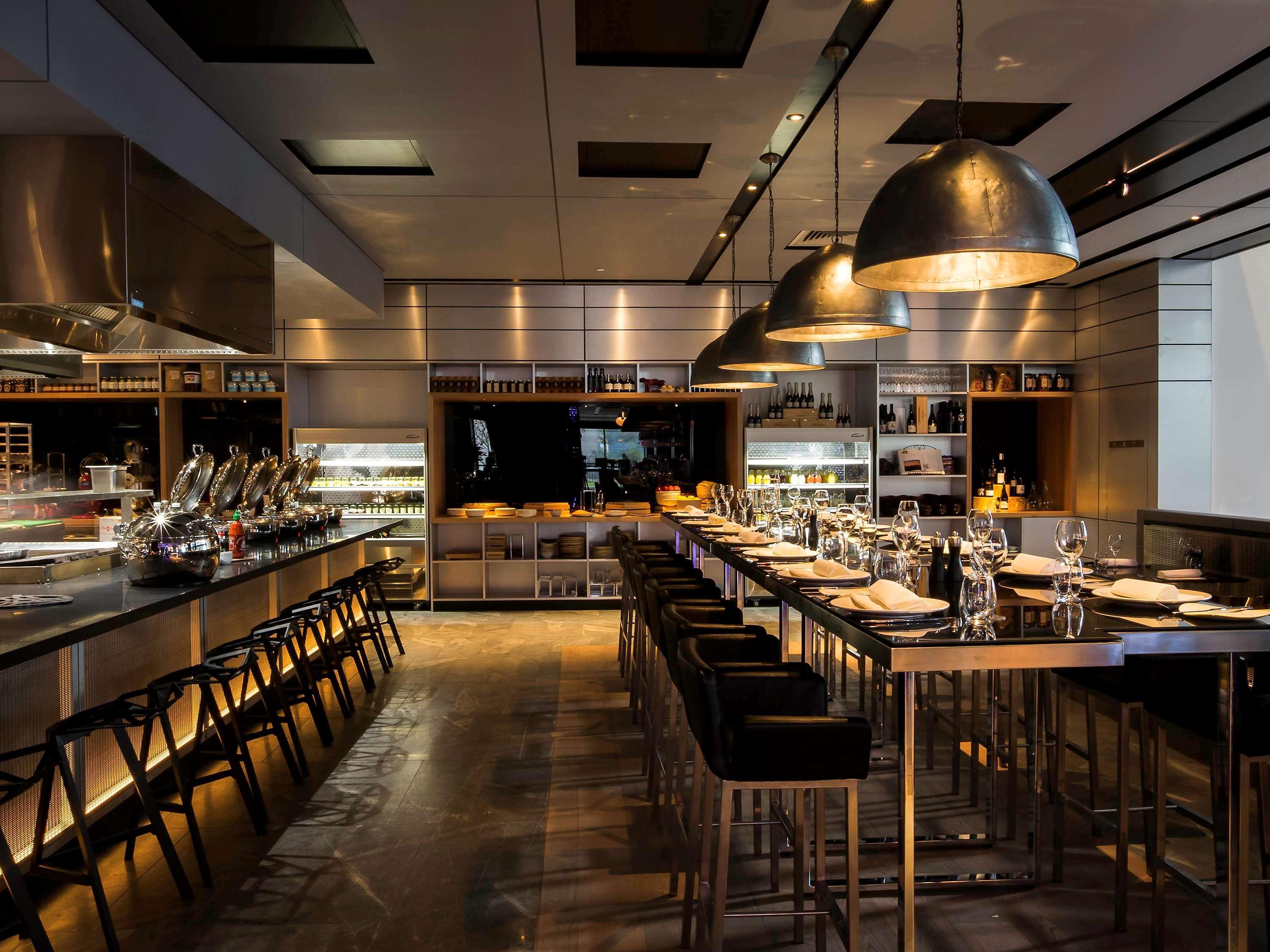 Pullman Sydney Airport Otel Dış mekan fotoğraf Interior of the restaurant