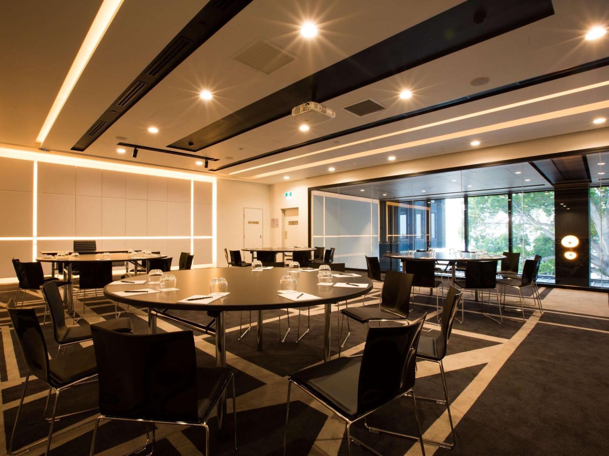 Pullman Sydney Airport Otel Dış mekan fotoğraf The University of Melbourne's Centre for Values, Ethics and Society