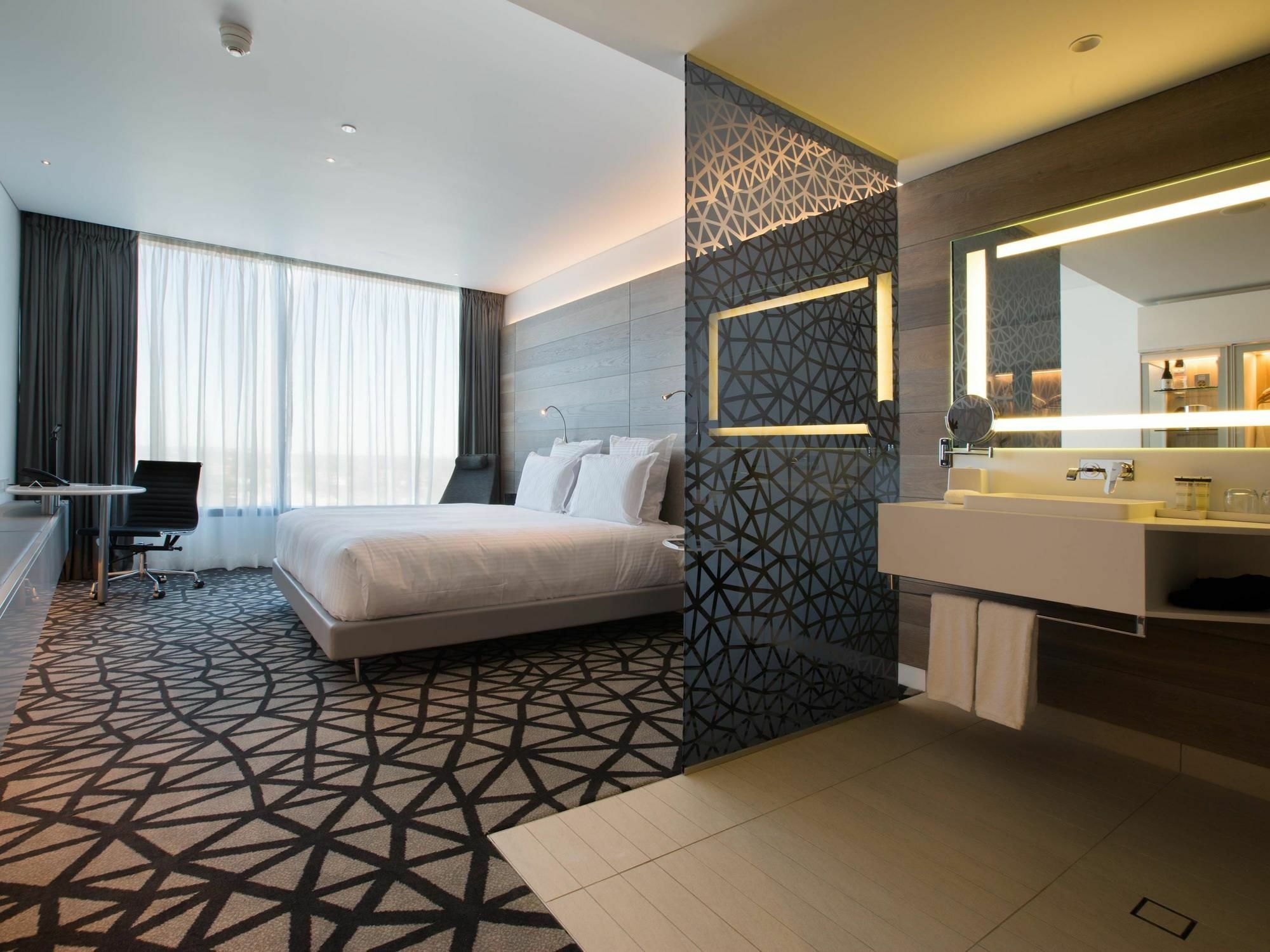 Pullman Sydney Airport Otel Dış mekan fotoğraf Deluxe Room