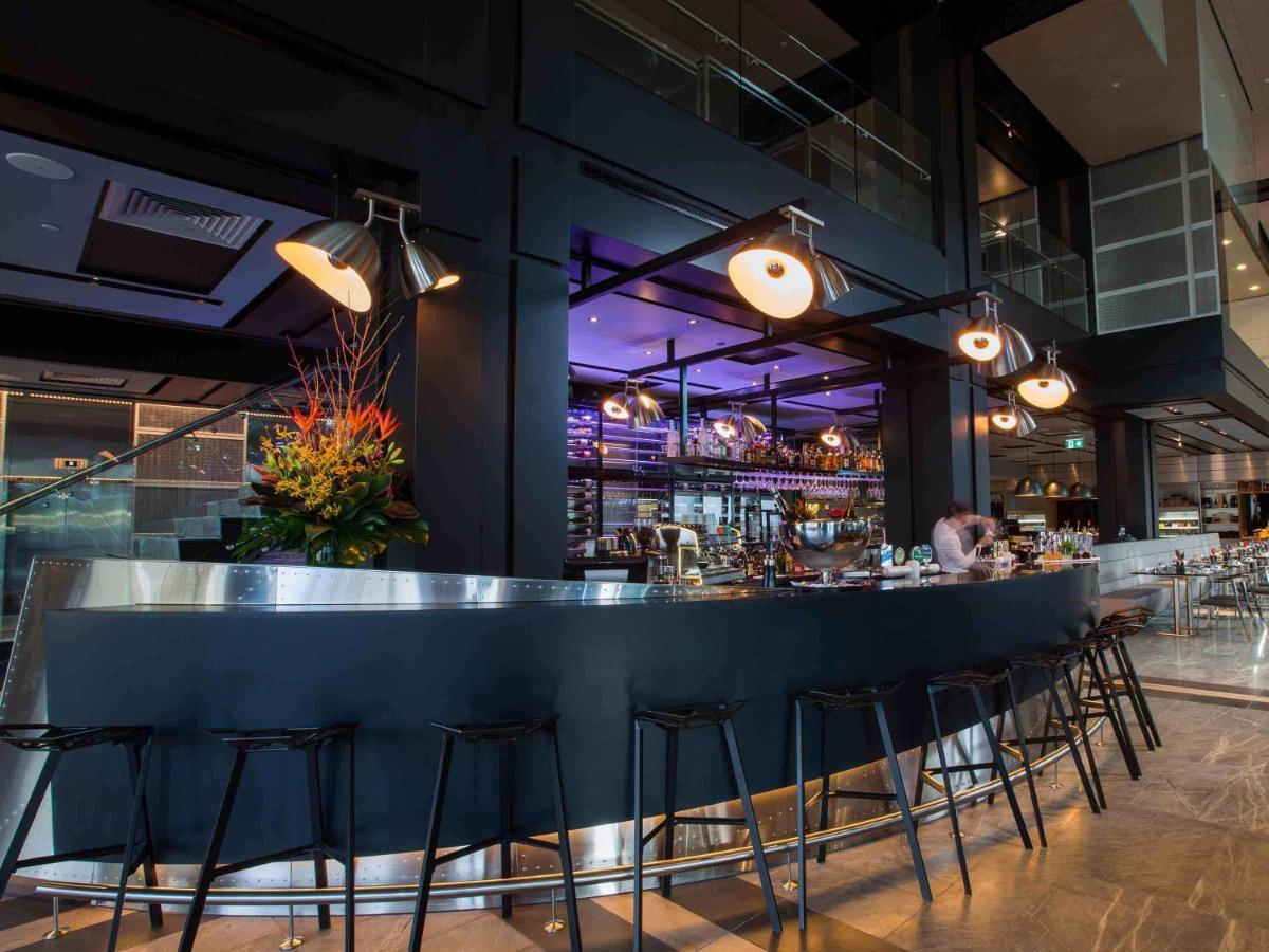 Pullman Sydney Airport Otel Dış mekan fotoğraf The bar at the restaurant